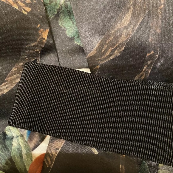 🎀SOLD🎀Alice + Olivia Tina Tropical Fauna Skirt - Picture 9 of 9